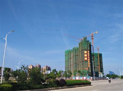泉州東海片區(qū)海悅府地產(chǎn)項(xiàng)目。該項(xiàng)目開(kāi)發(fā)公司董事蔡俊偉于春節(jié)前被帶走調(diào)查。