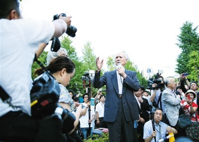 23日，91歲的日本前首相村山富市在東京街頭演講，反對(duì)日本政府強(qiáng)行推進(jìn)安保法案。