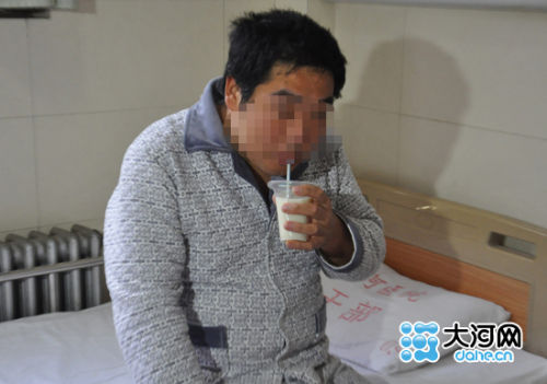 5月7日8時(shí)許，開封H7N9患者馬某在病房吃早餐。
