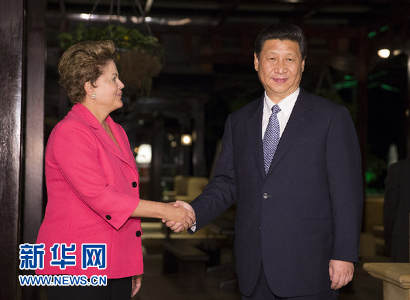 3月27日，國家主席習(xí)近平在南非德班會見巴西總統(tǒng)羅塞夫。新華社記者 蘭紅光 攝