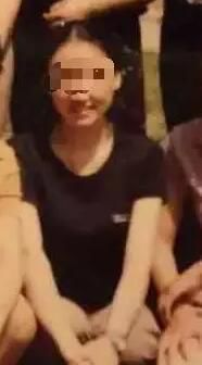 吳老師教音樂，已在該校工作十幾年。