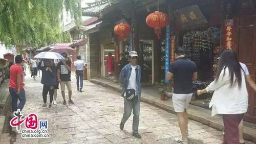麗江古城大部分商戶關(guān)門(mén)抗議圍城強(qiáng)收“古維費(fèi)”