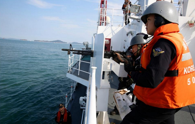 韓海警用機關槍射擊中國漁船 發(fā)射600多發(fā)子彈