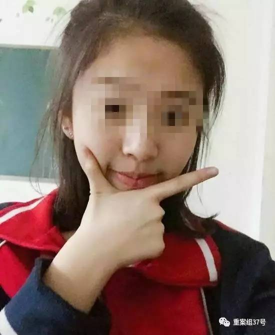 17歲高中男生教室里掐死女同學(xué)，被訴故意殺人和強奸