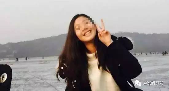 17歲高中男生教室里掐死女同學(xué)，被訴故意殺人和強奸