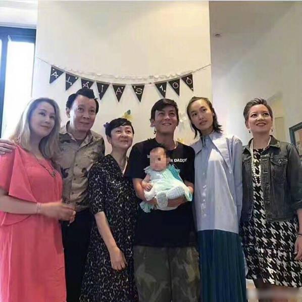 陳冠希女兒首曝光 陳冠希女友是誰(shuí)？秦舒培個(gè)人資料照片家庭背景