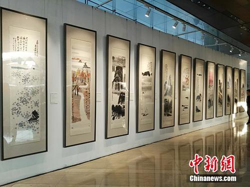 齊白石作品《山水十二條屏》在北京展出。<a target='_blank'  _fcksavedurl='http://www.chinanews.com/' _fcksavedurl='http://www.chinanews.com/' >中新網</a>記者 宋宇晟 攝
