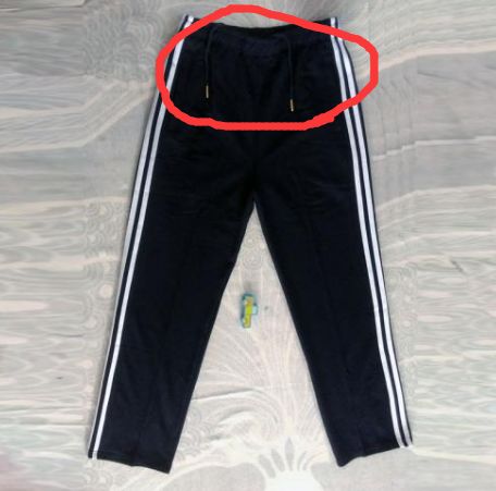 嚇哭！6歲男孩被夾斷手指 罪魁禍?zhǔn)拙故切７? oldsrc=