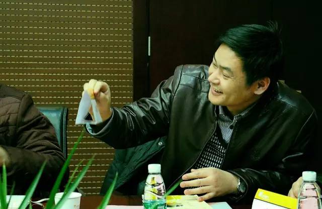 孫躍青 鄭州市公交公司車長，首屆河南十大影響力公職人員獲獎?wù)? complete=