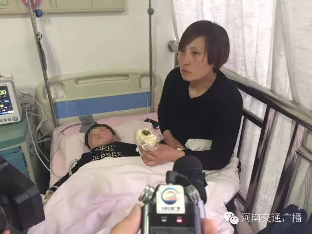 小浩天的母親通過(guò)河南交通廣播向所有幫助他們的人表達(dá)了感謝！