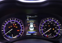 英菲尼迪Q50