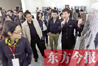 鄭州新鄭綜合保稅區(qū)的成就，引發(fā)了六省媒體記者的關(guān)注