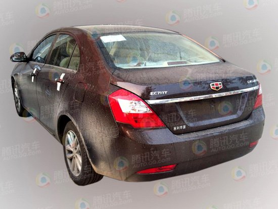 吉利帝豪EC7 1.3T車(chē)型諜照