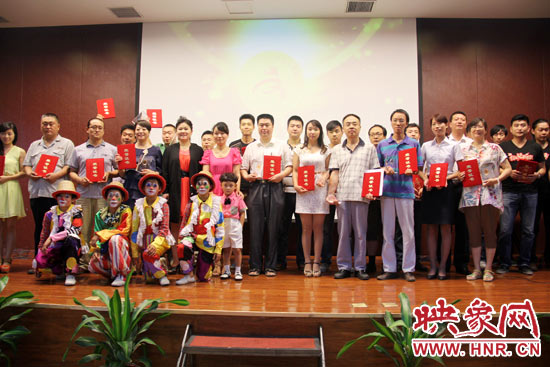 經(jīng)過網(wǎng)絡(luò)投票和專家評審，最終農(nóng)民兄弟樂隊(duì)的歌曲《中國夢》、動畫片《紅孩兒與大學(xué)院》以及《中原福塔兒童