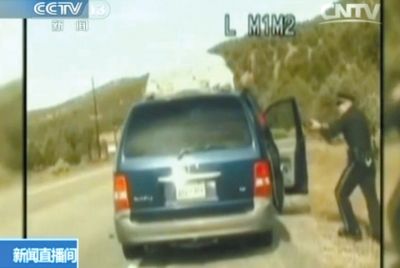 1察第一次讓費雷爾下車。