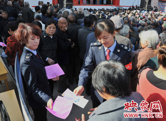 稅收宣傳進集會現(xiàn)場