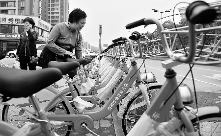 全國第一個(gè)福彩資金建設(shè)公益自行車系統(tǒng)落戶洛陽