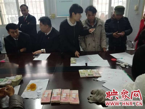 滎陽78名貴州籍農(nóng)民工兄弟拿到工資回家啦！