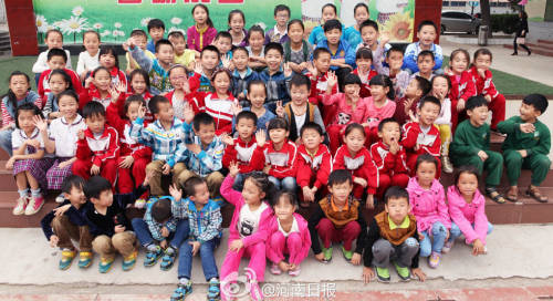 河南靈寶一小學(xué)現(xiàn)32對(duì)雙胞胎