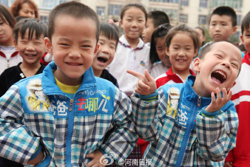 河南靈寶一小學(xué)現(xiàn)32對(duì)雙胞胎