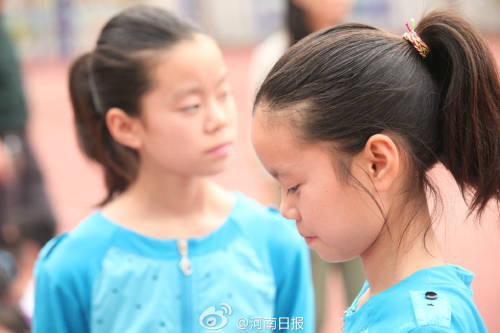 河南靈寶一小學(xué)現(xiàn)32對(duì)雙胞胎