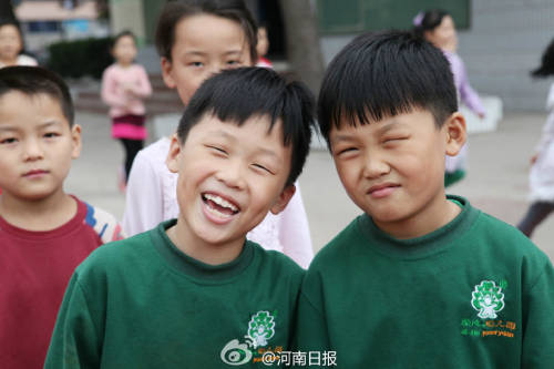 河南靈寶一小學(xué)現(xiàn)32對(duì)雙胞胎