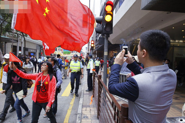 香港數百市民舉行“反港獨”游行