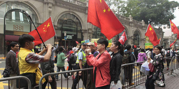 香港數百市民舉行“反港獨”游行