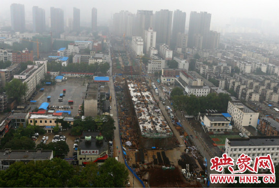 明年春節(jié)前高架橋部分道路將建成通車。