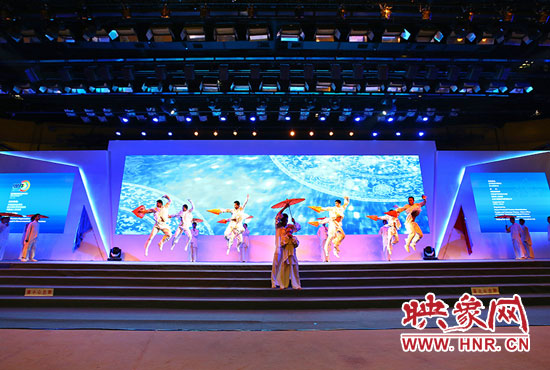 現(xiàn)場(chǎng)表演。