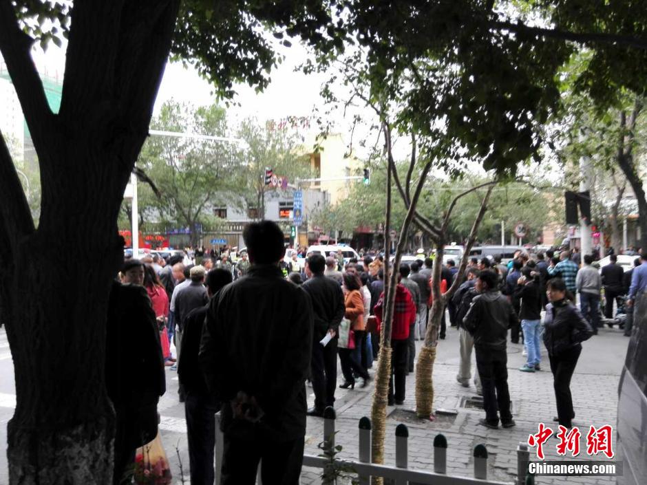自治區(qū)和烏魯木齊市有關(guān)部門迅速處置，傷員已全部送往醫(yī)院救治。