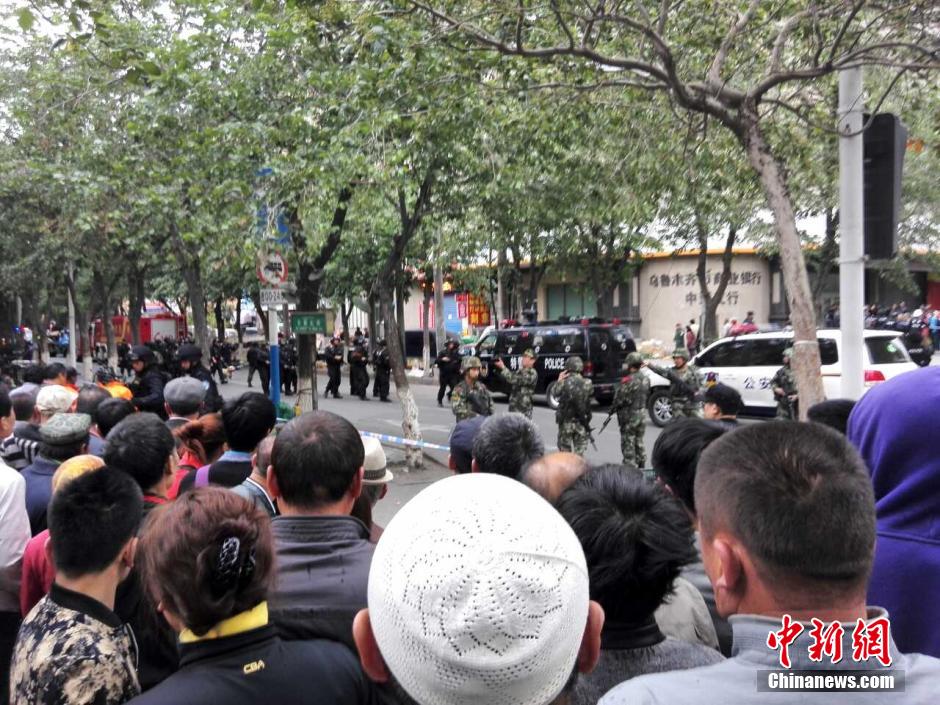 自治區(qū)和烏魯木齊市有關(guān)部門迅速處置，傷員已全部送往醫(yī)院救治。