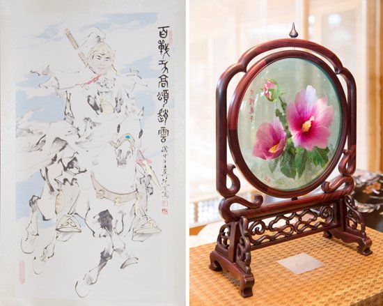 　當(dāng)?shù)貢r(shí)間2014年7月4日，中國國家主席習(xí)近平向韓國總統(tǒng)樸槿惠贈(zèng)送的趙云畫像（左）和木槿花玻璃工藝