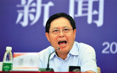　譚力 男，1955年10月生，漢族，重慶市人，大學(xué)學(xué)歷，有知青經(jīng)歷。2009年3月前，一直在四川工