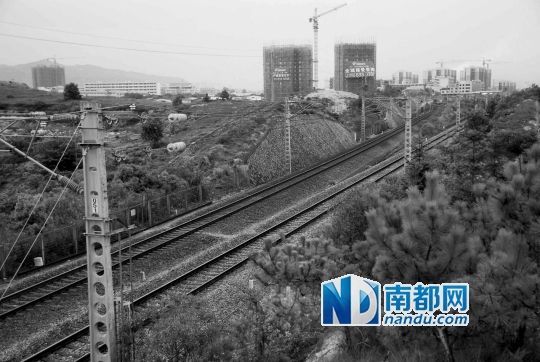 　東源縣法院院長被火車撞亡事發(fā)地段。