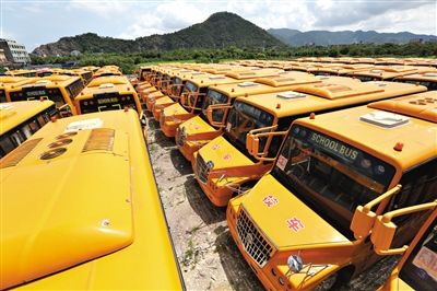 8月28日，浙江溫嶺，擱置農(nóng)村近1年的校車。