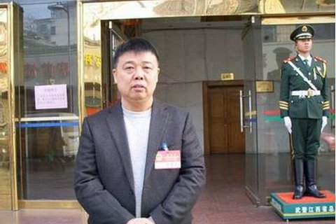 江西大富集團(tuán)董事長、原萍鄉(xiāng)市人大代表何春明。