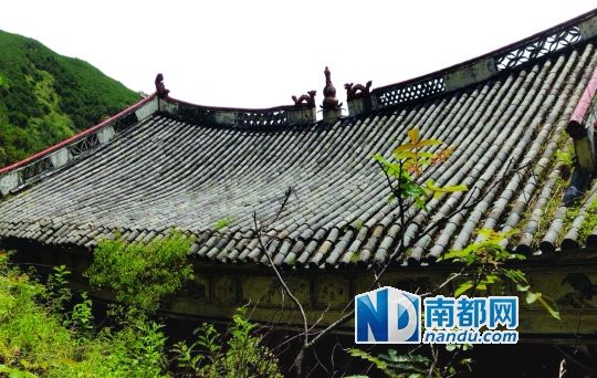 　照光寺在致歉微博中稱，該寺位于蒼山之上，年久失修，且沒有防火通道。