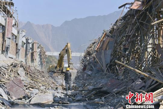 郴州一在建工地發(fā)生腳手架垮塌事故。鐘鐳　攝