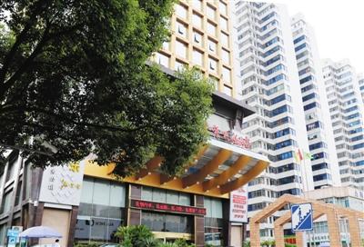 衡陽官員趙安民與之保持聯(lián)系，并邀約女子在這家酒店房間見面。