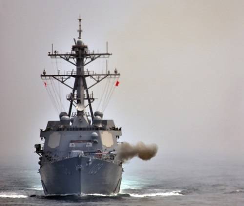 美國海軍的韋恩、麥亞號新型驅(qū)逐艦25日在朝鮮半島西部海域與韓國海軍聯(lián)合軍演