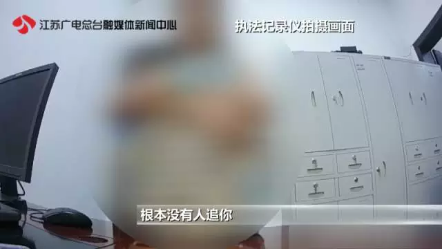 10歲女孩稱在小區(qū)內被綁架 監(jiān)控畫面卻是這樣一幕