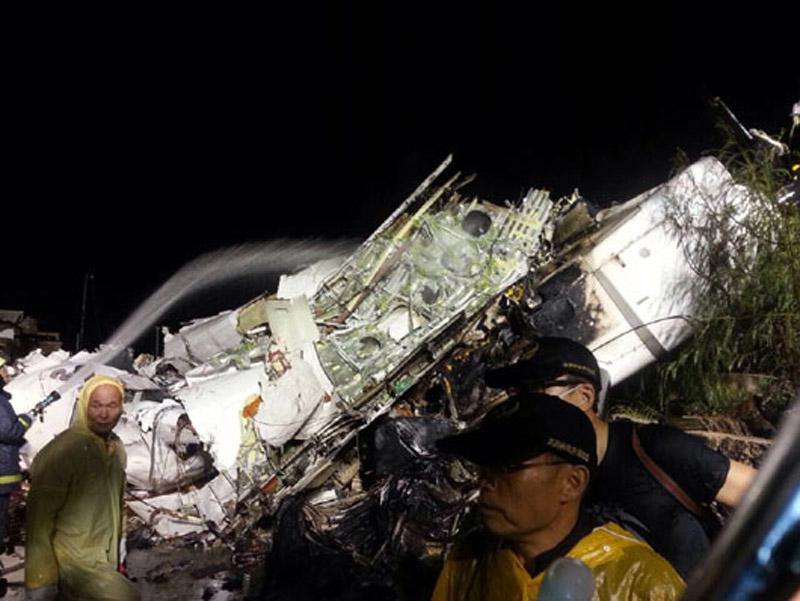 　圖為客機失事事故現(xiàn)場。圖片來源：臺灣聯(lián)合新聞網(wǎng)