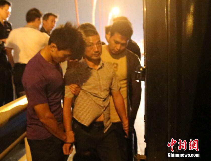 圖為劫持者被擒獲。