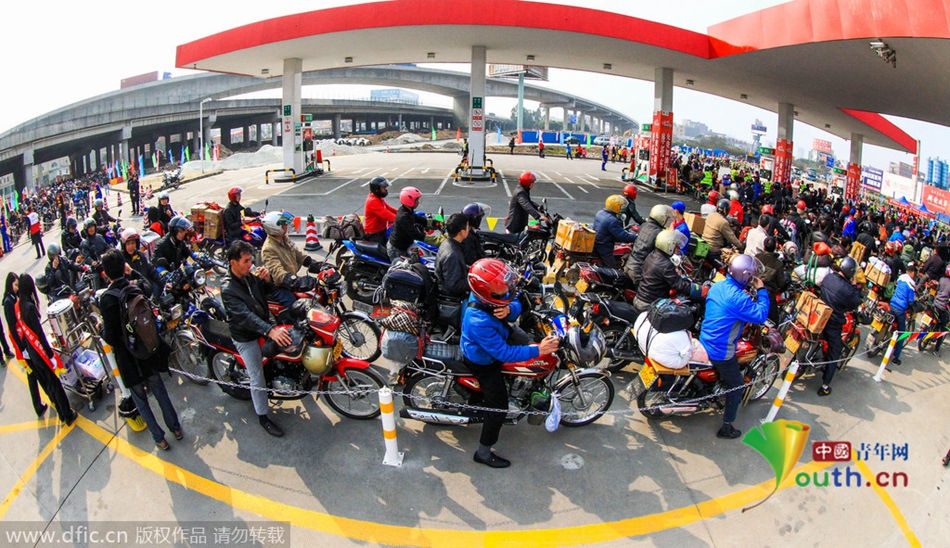 今年廣東、廣西兩省共193座中石化油站將為返鄉(xiāng)車主提供“6+X”免費服務(wù)，并將為1萬名“返鄉(xiāng)摩騎”免