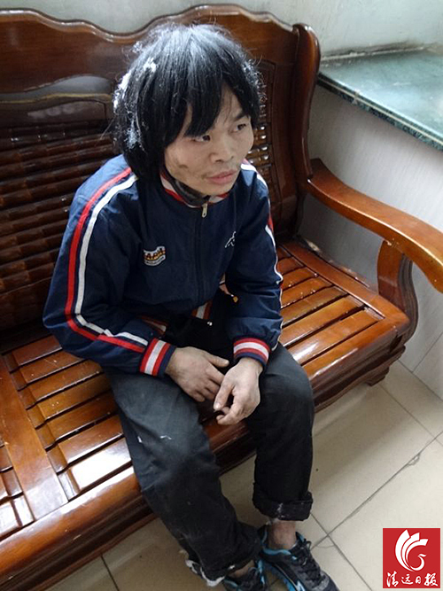 1997年16歲時(shí)被“杜某”以招工名義帶離家鄉(xiāng)關(guān)押干活至今。