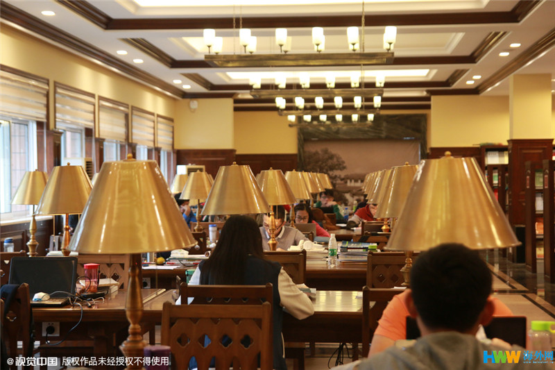重慶大學(xué)改造翻新的“民國(guó)風(fēng)圖書館”走紅網(wǎng)絡(luò)，引得無數(shù)網(wǎng)友點(diǎn)贊