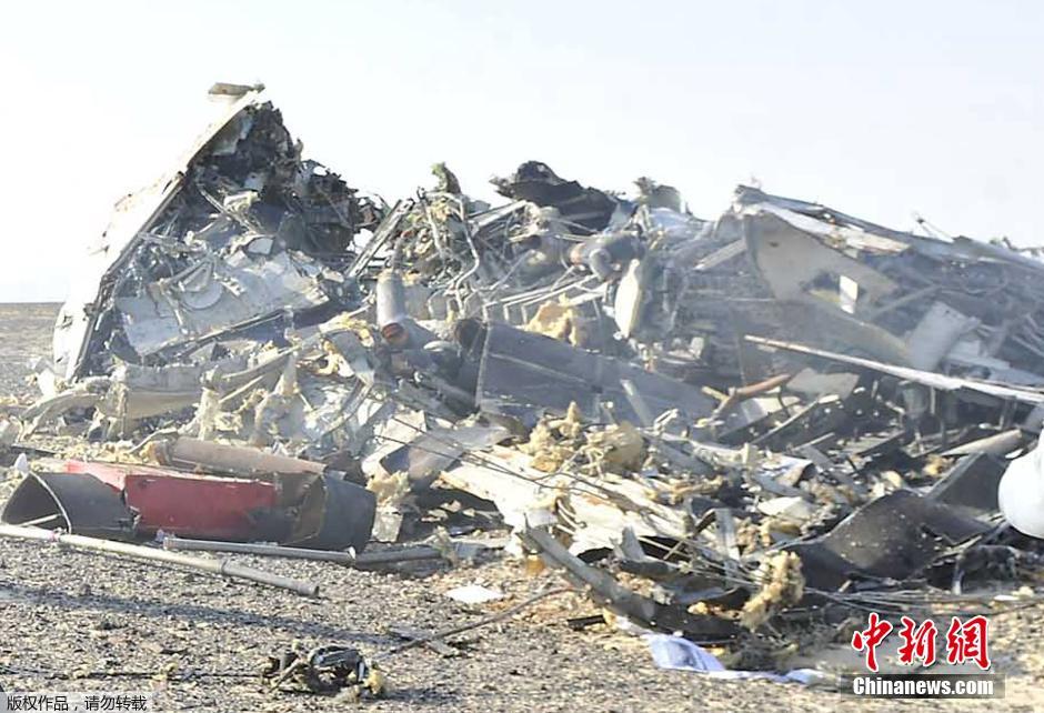 當?shù)貢r間2015年10月31日，在埃及墜毀的俄羅斯客機殘骸散落在西奈半島的沙漠之中