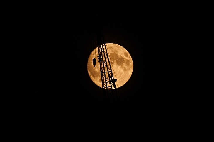 68年來最大！今晚夜空上演超級(jí)月亮