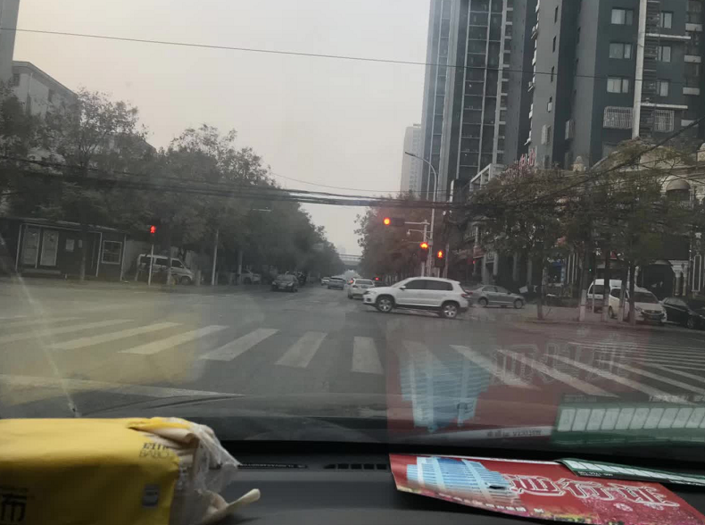 限行第一天！鄭州的早高峰是這個樣子的